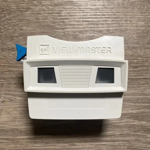 VIEW-MASTER - Vintage Red & White with Blue Lever - GAF - 3-D Viewer - Picture 1 of 3