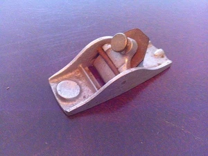 Vintage Thumb Plane Manufacturer Unknown - Picture 1 of 3