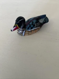 DUCKS OF CANADA KLEINE HANDGEFERTIGTE HOLZ ENTE FIGUR, 2" X 4" - Bild 1 von 4