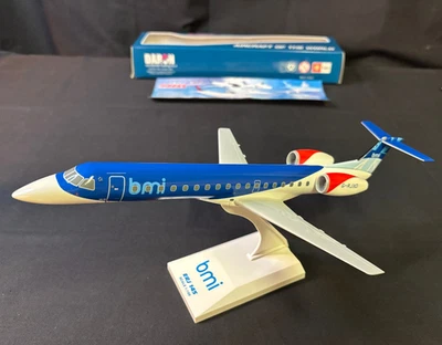 SkyMarks Embraer ERJ145 BMI escala 1/100 modelo de avión de escritorio British Airways Foto 1 de 4