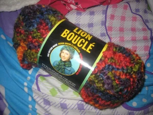 Boucle Garn der Marke Löwen.  1 Ball. Farbe Hartbonbons 2,5 Oz. - Bild 1 von 1