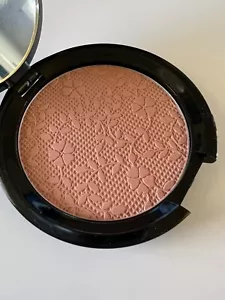 Signature Club A BLUSH Ultra Creamy Sheer Lace Powder Shade #1 Fair - Picture 1 of 3