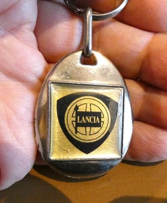 Ancien porte cle Automobiles LANCIA Garage Concessionnaire - Photo 1/3