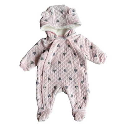 Nordstrom Rosa Claro Acolchado Corazón Bebé Bunting 3 Meses Oso de Peluche Orejas Suaves Foto 1 de 4