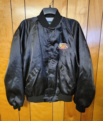 Chaqueta de carreras vintage Federated Auto Parts GRANDE botón a presión NEGRA aspecto satinado F1 Foto 1 de 4