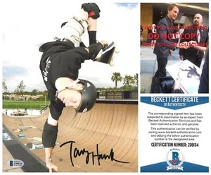 Tony Hawk legendario skater firmado 8x10 prueba fotográfica Beckett certificado de autenticidad autografiado - Imagen 1 de 4