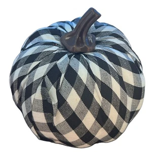 "Calabaza pequeña cubierta de tela escocesa blanca y negra 4,5"" de alto 5"" de ancho" - Imagen 1 de 1