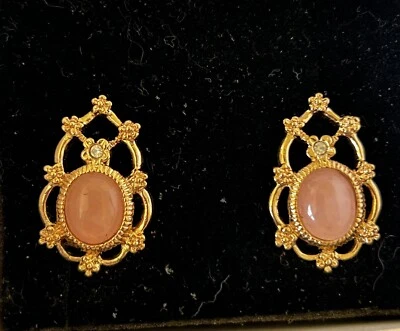 NIB VINTAGE AVON GENUINE ROSE QUARTZ CLIP-ON EARRINGS 1992 - Image 1 of 4