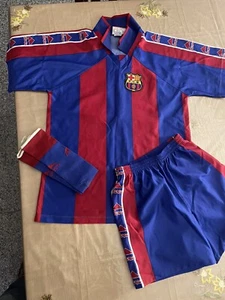 Maglia Barcellona De la pêna . Completo di pantaloncini e calzettoni originali - Foto 1 di 4