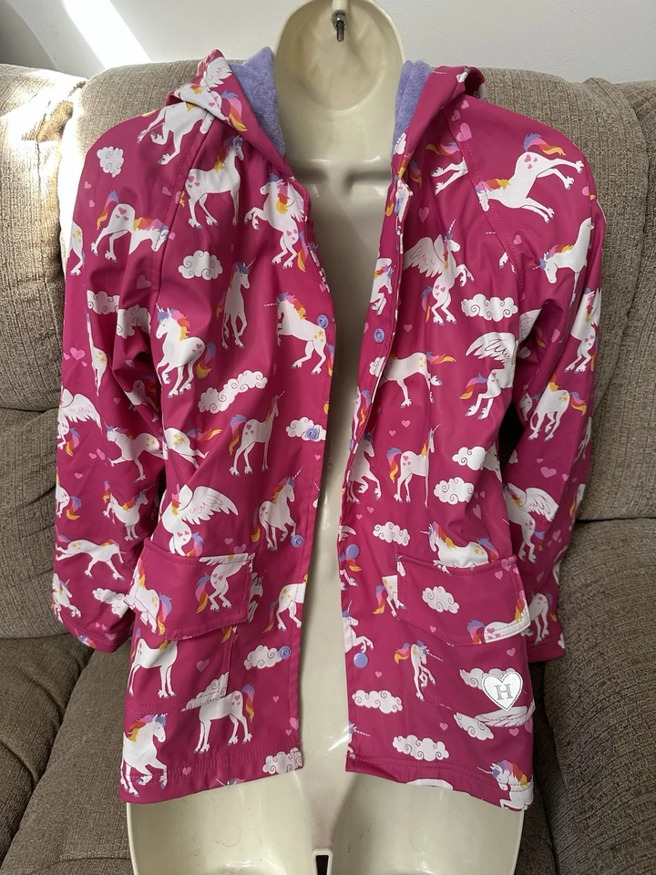 Abrigo Chaqueta de Lluvia HATLEY Raro Arco Iris Alado Unicornio y Corazones con Capucha ~ Talla 12 Foto 1 de 4