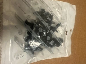 ONE GENUINE MOPAR PUSH-IN FASTENER 6506132AA - SOLD INDIVIDUALLY - Picture 1 of 4