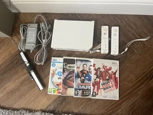 Nintendo Wii Game Console Bundle Inc Two Remotes & Four Games - Picture 1 of 10