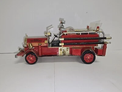 CAMIÓN DE BOMBEROS ESTILO VINTAGE HECHO A MANO  Foto 1 de 4