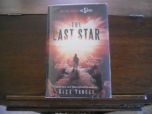THE LAST STAR, Rick Yancey, 1st ed/1st print HCDJ - Picture 1 of 4