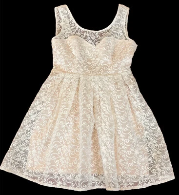 Vestido Ark & Co Blanco Calce Pequeño y Acampanado Bordado Sin Mangas Espalda Abierta Forrado Foto 1 de 4