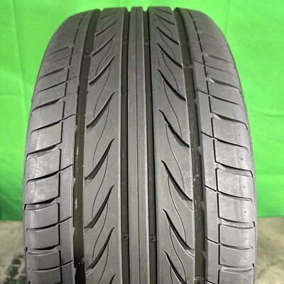 Único, usado-245/35ZR20 Delinte Thunder D7 95W 8/32 DOT 0124 Foto 1 de 2