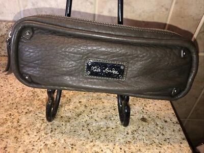 Bolso de Mano KATE LANDRY Cuero Marrón Herrajes Plateados Cremallera Superior 11"X 4"X 2"  Foto 1 de 4