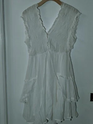 Vestido Davi & Dani Boho con acento de encaje blanco con volantes cuello en V sin mangas borlas Foto 1 de 4