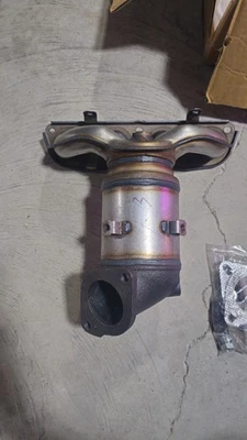 Convertidor catalítico para Hyundai Elantra 2011-2016 Kia Forte 2013-2016 1,8 L 2,0 L Foto 1 de 4