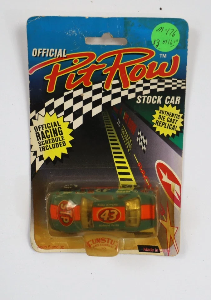 De colección 1992 Oficial Pit Row NASCAR 1:64 Stock Car Richard Petty #43 Diecast Foto 1 de 4