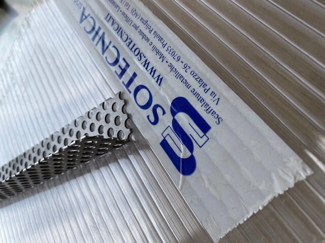 kit N.4 PROFILO ANGOLARE paraspigolo  IN ACCIAIO zincato  30x30mm SP 1.5MM H.1mt - Immagine 1 di 2