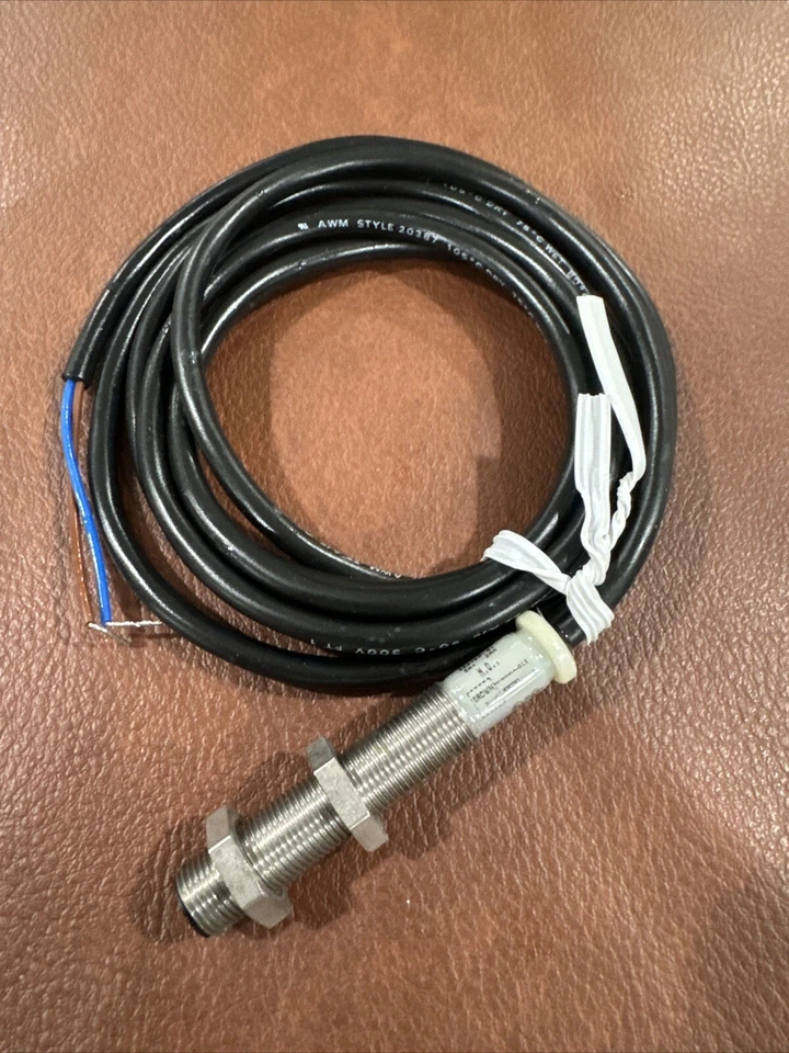 Cutler-Hammer E57LAL12A2 inductive proximity sensor, 2mm sense range, 20-250VAC - Image 1 of 4