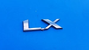 06 07 08 09 10 11 12 13 14 KIA SEDONA LX REAR LID EMBLEM BADGE SYMBOL OEM B6 - Picture 1 of 3