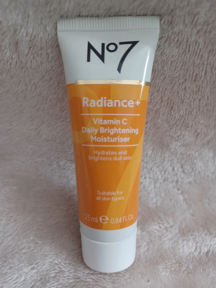 Boots Nº7 Radiance+ Hidratante Iluminador Diario Vitamina C 25 ml Nuevo Sellado Foto 1 de 1