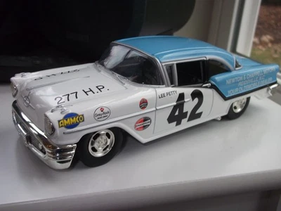 Lee Petty VINTAGE MODEL 1957 #42 Oldsmobile Hardtop 1/24 Racing Champions  CAR - Image 1 of 4