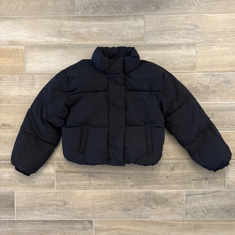 Chaqueta acolchada recortada con cremallera completa para mujer Amazon Essentials talla mediana negra Foto 1 de 4