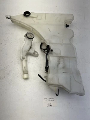 Cadillac CTS 2014-2015 depósito de parabrisas OEM. Foto 1 de 4