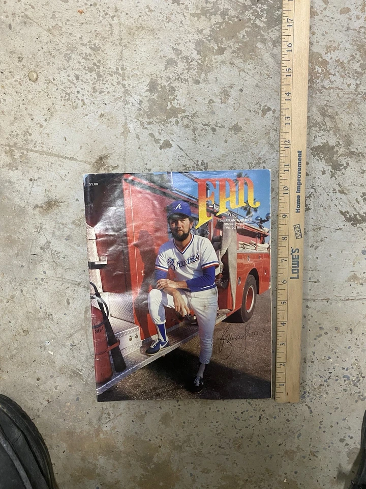 1985 Atlanta Braves Official MLB Baseball Program Scorebook Bruce Sutter  Cover - Image 1 of 1