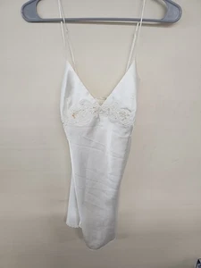 Victoria Secret Camisole Tank M Wedding Lace Lingerie White Beaded Crossback NWT - Picture 1 of 4