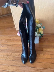 STUART WEITZMAN BLACK KNEE HIGH BOOT 10M (1500 - Picture 1 of 8