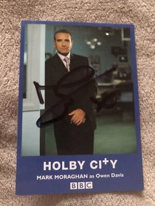 MARK MORAGHAN (HOLBY CITY) HAND SIGNED CAST CARD - UNDEDICATED - Picture 1 of 2