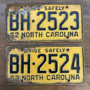 Juego de 2 etiquetas de matrícula vintage de Carolina del Norte 1962 - Imagen 1 de 8