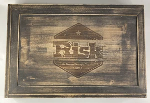 RISK Rustic Wooden 2017 Edición Coleccionista Juego de Mesa Barnwood Box Hasbro - Imagen 1 de 7
