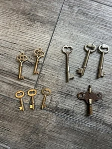 Lot Of 9 Keys For Clock, Door, Lock, c11t, Desk ,Drawer - Picture 1 of 10
