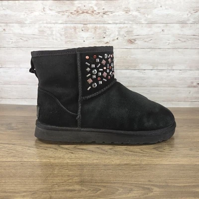 Botines UGG Classic Mini Stud para mujer negros de piel de oveja talla 7 Foto 1 de 4