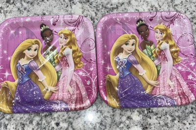 Platos de postre de papel de princesa Disney - Lote de 2 platos de fiesta de 8 quilates con sello de 7x7 pulgadas Foto 1 de 3