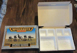 Warhammer LEERE Sammlerbox: Necron Raiders Metal Warriors Edition - Bild 1 von 2