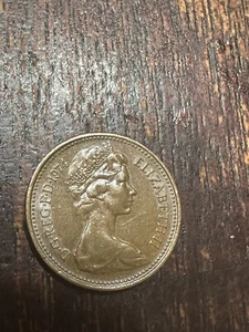 United Kingdom 1 new penny, 1974 , Original ELIZABETH II D G REG F D 1974 Rare - Picture 1 of 2