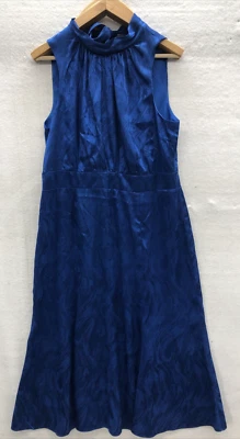 Vestido Donna Morgan Talla 14 Azul Patrón Swish Satén Cuello Simulado Sin Mangas Foto 1 de 4