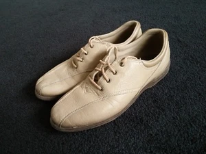 Easy Spirit Womens Leather Comfort Shoes 8 M, Beige Girls Lace Ladies Tan - Picture 1 of 8