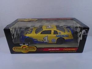 1:18 Ertl American Muscle -- 1998 Monte Carlo Moog Chassis Parts #1 Auto (NEU) - Bild 1 von 7