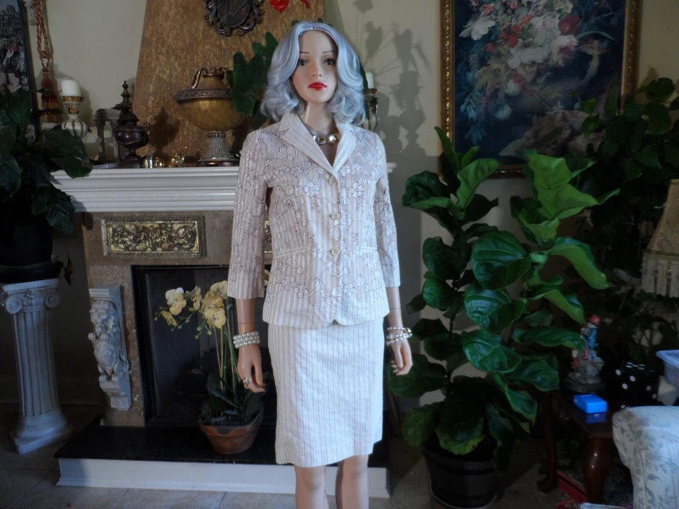 Traje Falda Bordada Multi Floral Beige Etro con Detalle Grano Talla IT40 US4 Foto 1 de 4