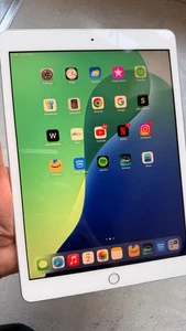 Apple iPad 7th Generation 10.2 Inch  32GB Silver - Picture 1 of 6