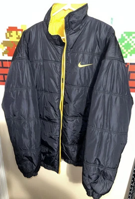 Chaqueta Nike Vintage Años 90 Para Hombre XL Negra y Dorada/Amarilla Puffer Reversible Cremallera Completa Foto 1 de 4