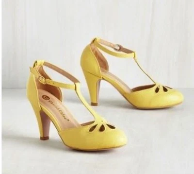 Chase & Chloe Heels. Lemon Yellow Flapper Shoes. Flower Cutout Detail Sz. 7 New - Image 1 of 4