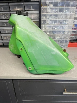 1984 84 Kawasaki KX125 KX 125 OEM tanque de combustível gasolina (marcador de mancha) - Imagem 1 de 4